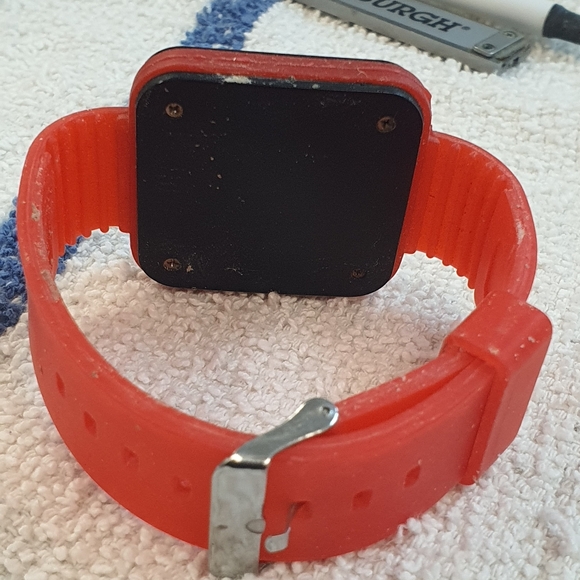 10/$20 Red Silicone 1 Touch Digital Unisex Watch - Picture 3 of 4